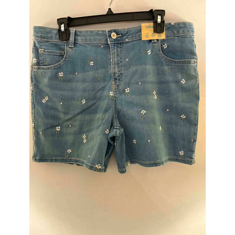 Thereabouts Womens 20.5 Plus‎ Floral Embroidered Denim Shorts Light Wash Stretch